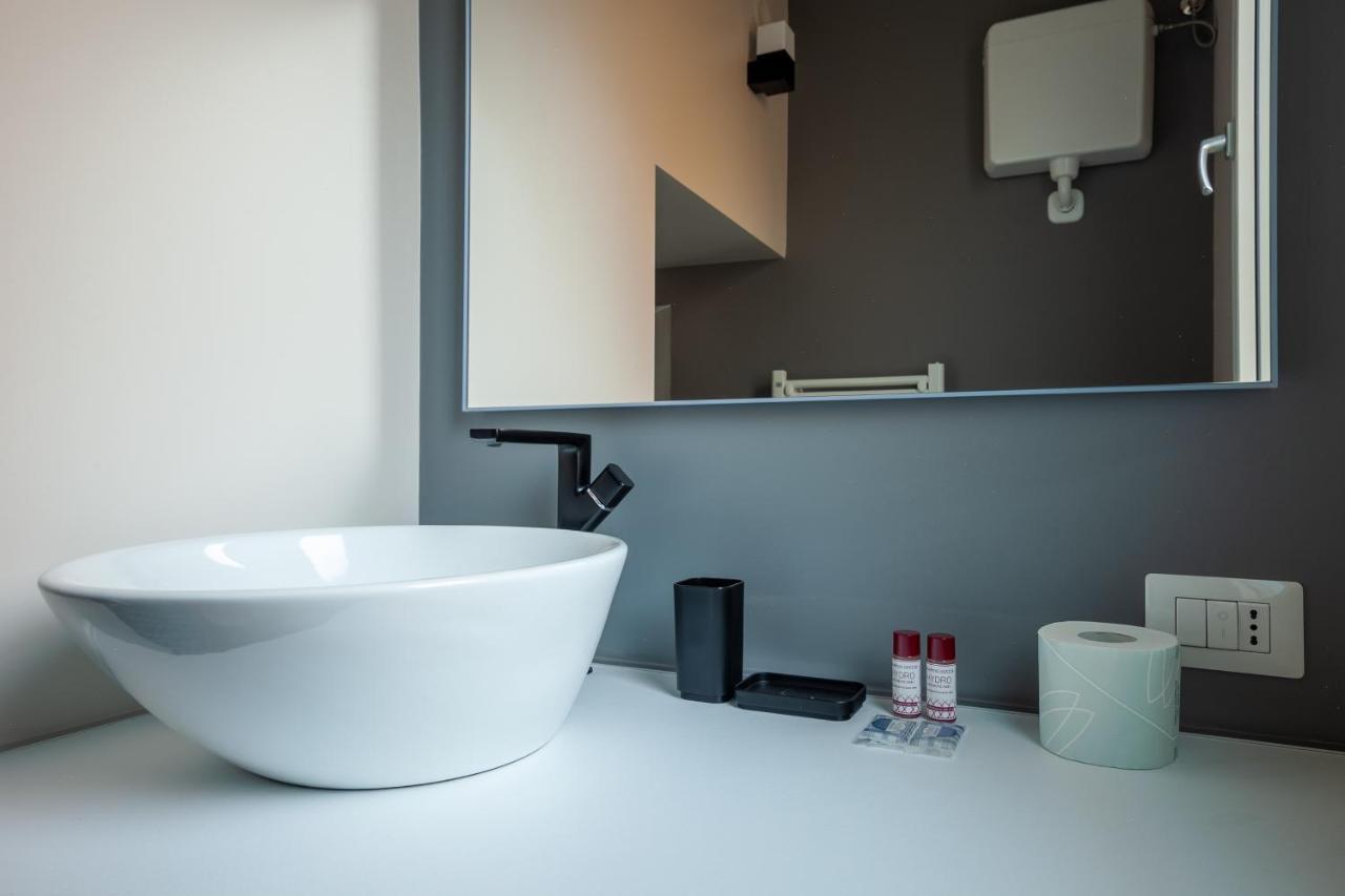 Renovated Apartment In Milan City Center - Commenda 21 Milão Exterior foto